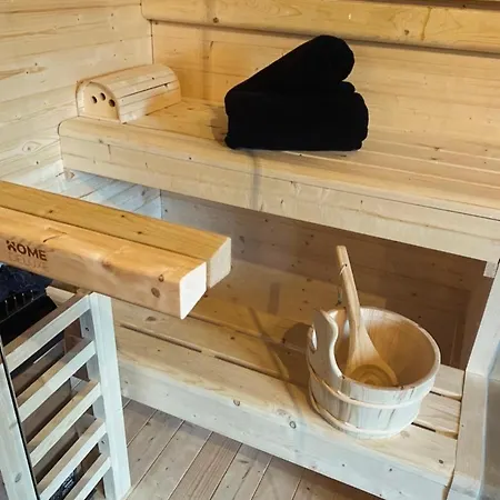 Emotion Apartments- Erlebnis Apartment Mit Privater Sauna Und Whirlpool (Adults Only) 4*