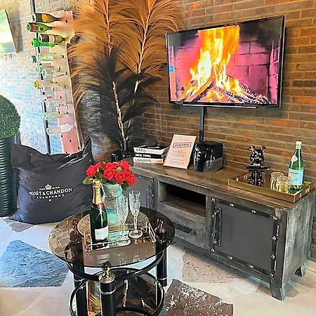 Emotion Apartments- Erlebnis Apartment Mit Privater Sauna Und Whirlpool (Adults Only) 4*