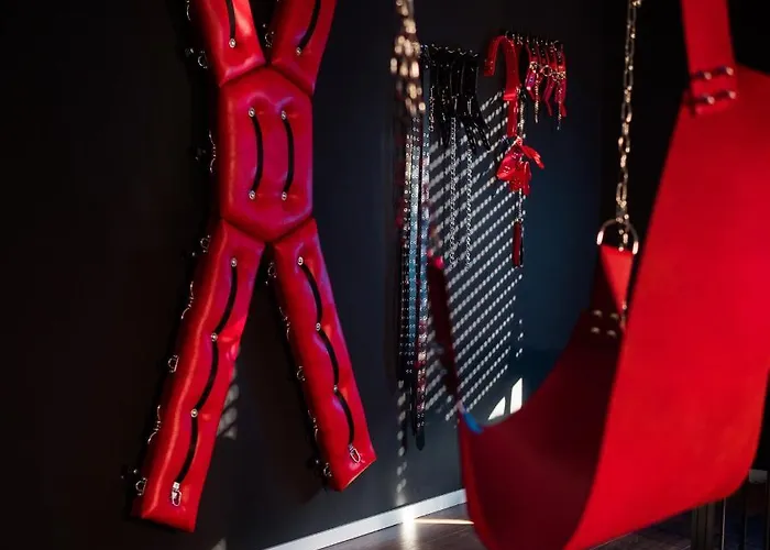 Erwachsenenhotel Bdsm Emotion Mit Privater Sauna Und Whirlpool 4*